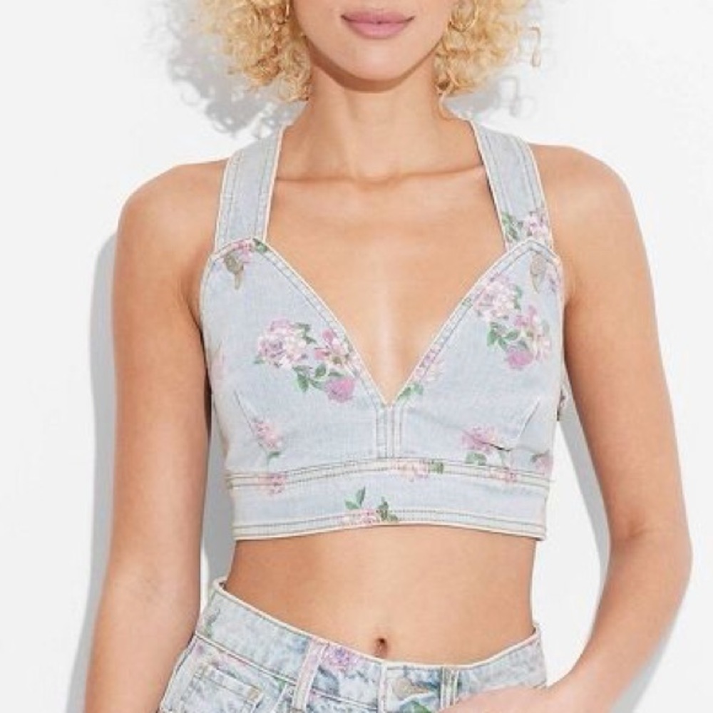 NWT Wild Fable Light Wash Floral Crop Denim Vest with Side Zipper in Size XL - Picture 9 of 9